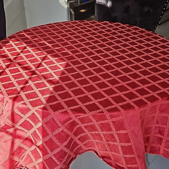 Lenox American By Design Round Tablecloth Red 70" - Picture 6 of 16